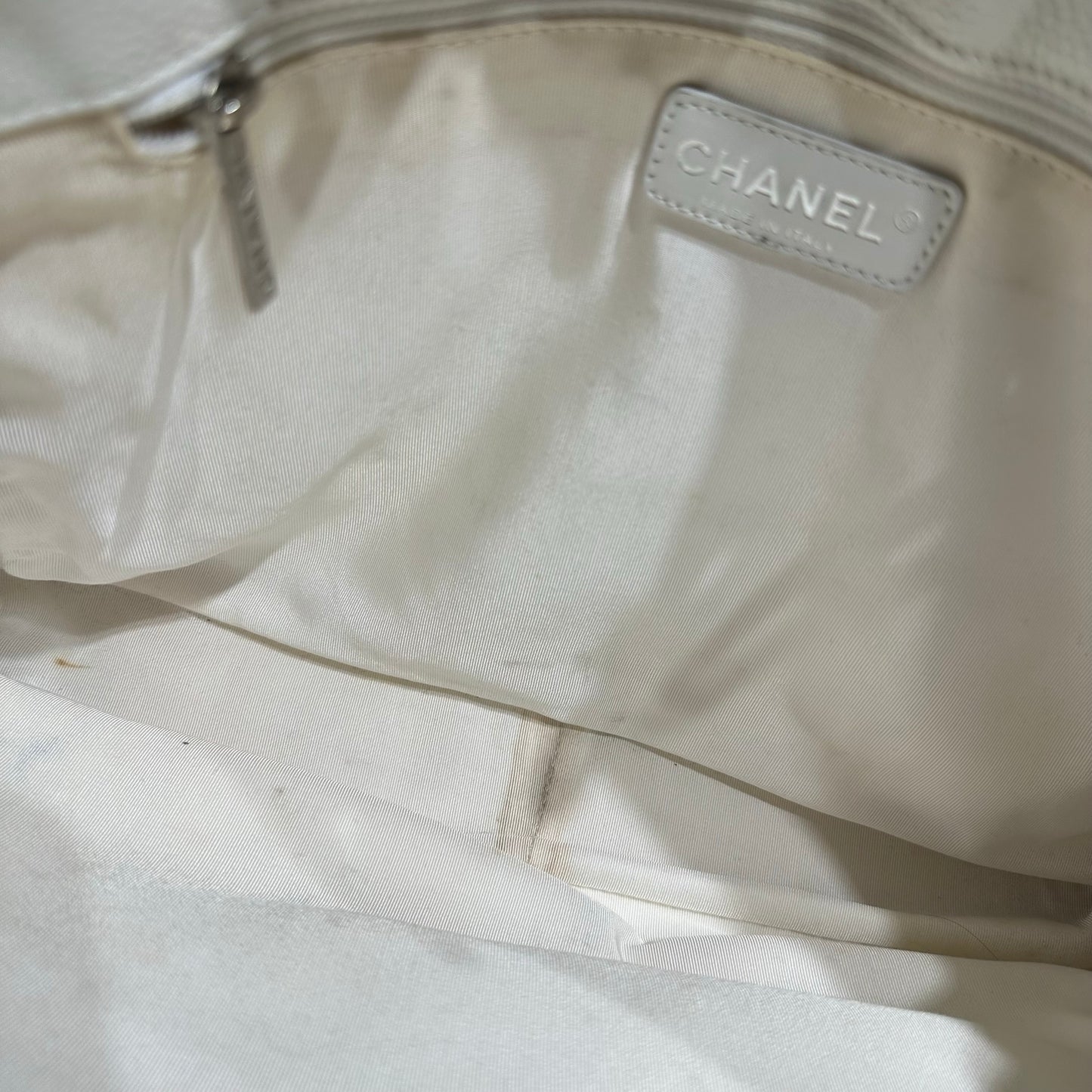 Used Chanel Calfskin Leather GST Shoulder Bag White