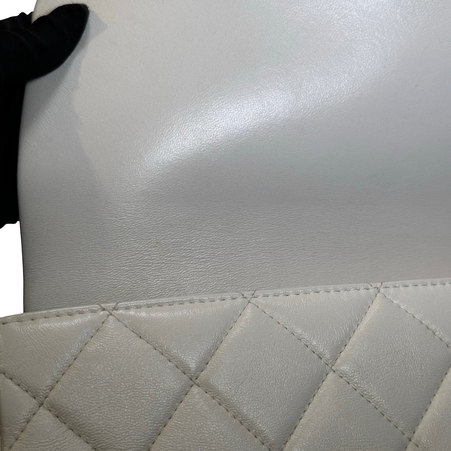 Used CHANEL Quilted Classic Flap Chain Shoulder Bag White