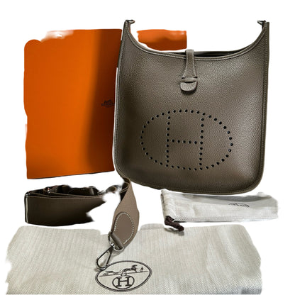 Brand New HERMES Clemence Evelyne 29 Shoulder Bag Etoupe PHW