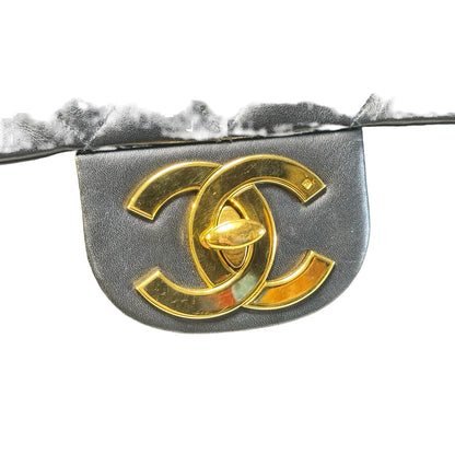 Used CHANEL Quilted Lambskin Classic Flap Chain Shoulder Bag Black Gold