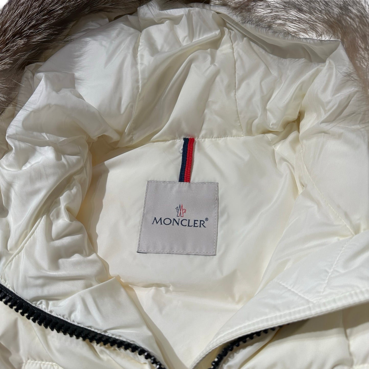 Used MONCLER Puffer Clion Giubbotto Clothes White