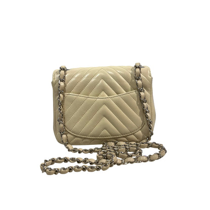 Used CHANEL Chevron Lambskin Chevron Flap Bag Chain Shoulder Bag White Silver hardware