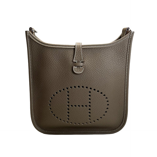 Brand New HERMES Leather Evelyne 23 Shoulder Bag Etoupe PHW