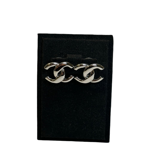 Brand New CHANEL Metal CC logo Earrings Silver