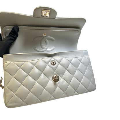CHANEL Chain Shoulder Bag