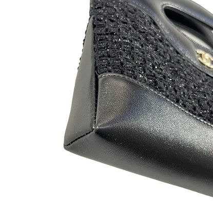 New CHANEL Cross Body Bag Black GHW