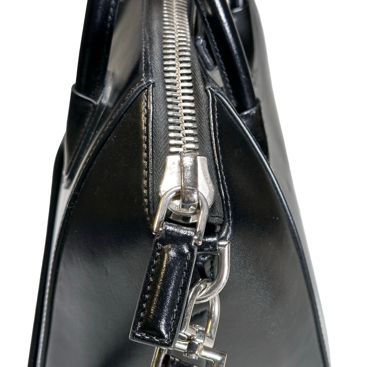 Used GIVENCHY Smooth Leather Antigona Handbag Black