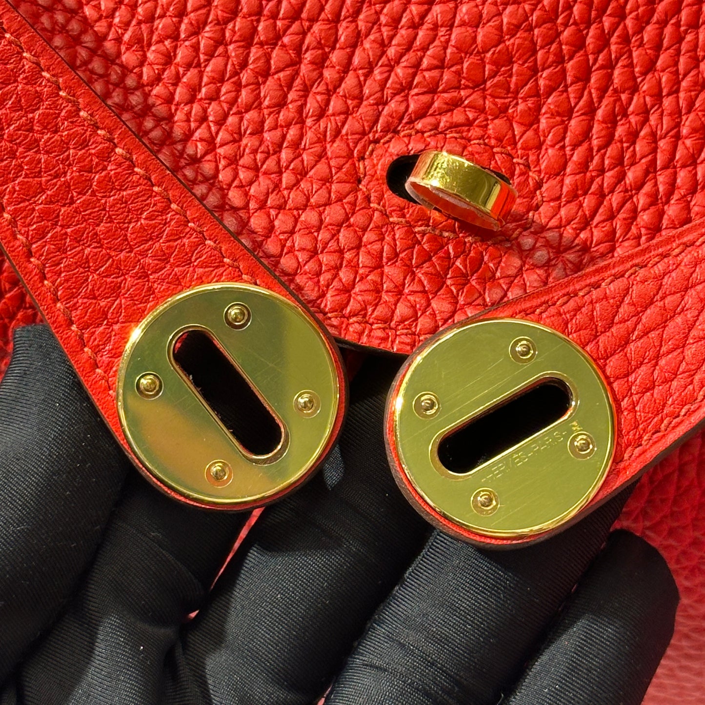 Used HERMÈS Clemence leather Lindy 26 Handbag Red GHW
