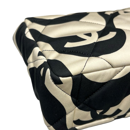 CHANEL 19 Medium Shoulder Bag Black GHW White