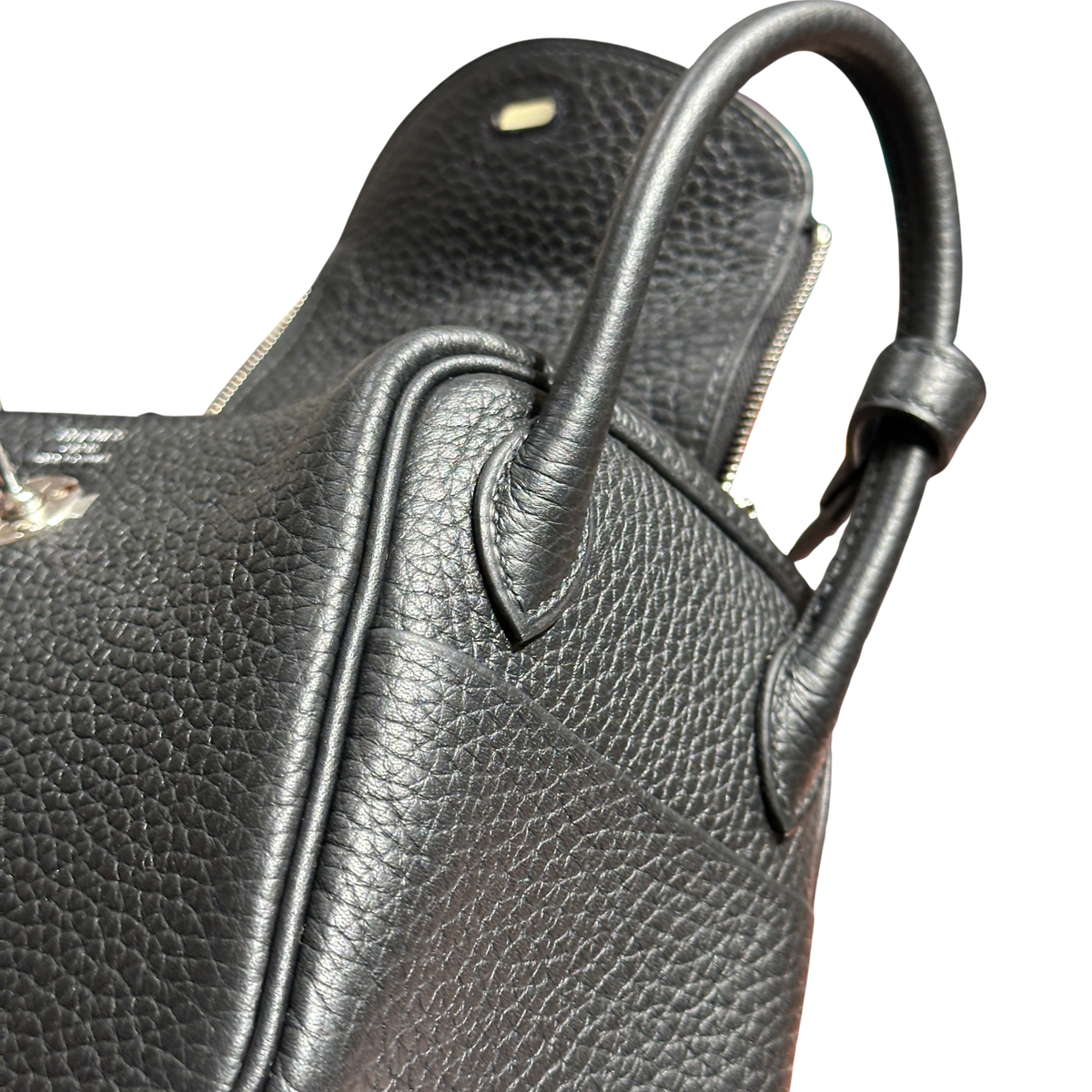 Brand New HERMES Taurillon Clemence Lindy Handbag Noir
