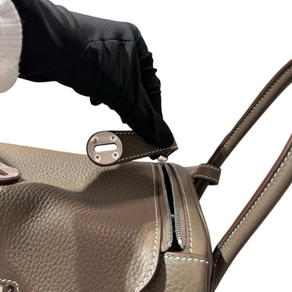 New HERMÈS Clemence leather Lindy 26 Shoulder Bag Etoupe PHW
