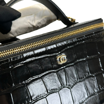Brand New CHANEL Croc-embossed Vanity case Vanity case Black Gold hardware