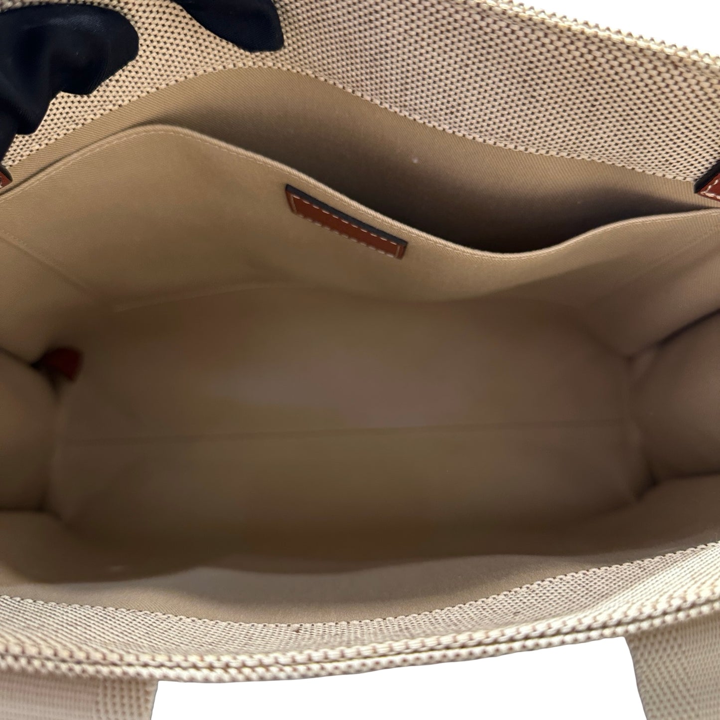 New Chole Medium Tote Tote Bag Beige