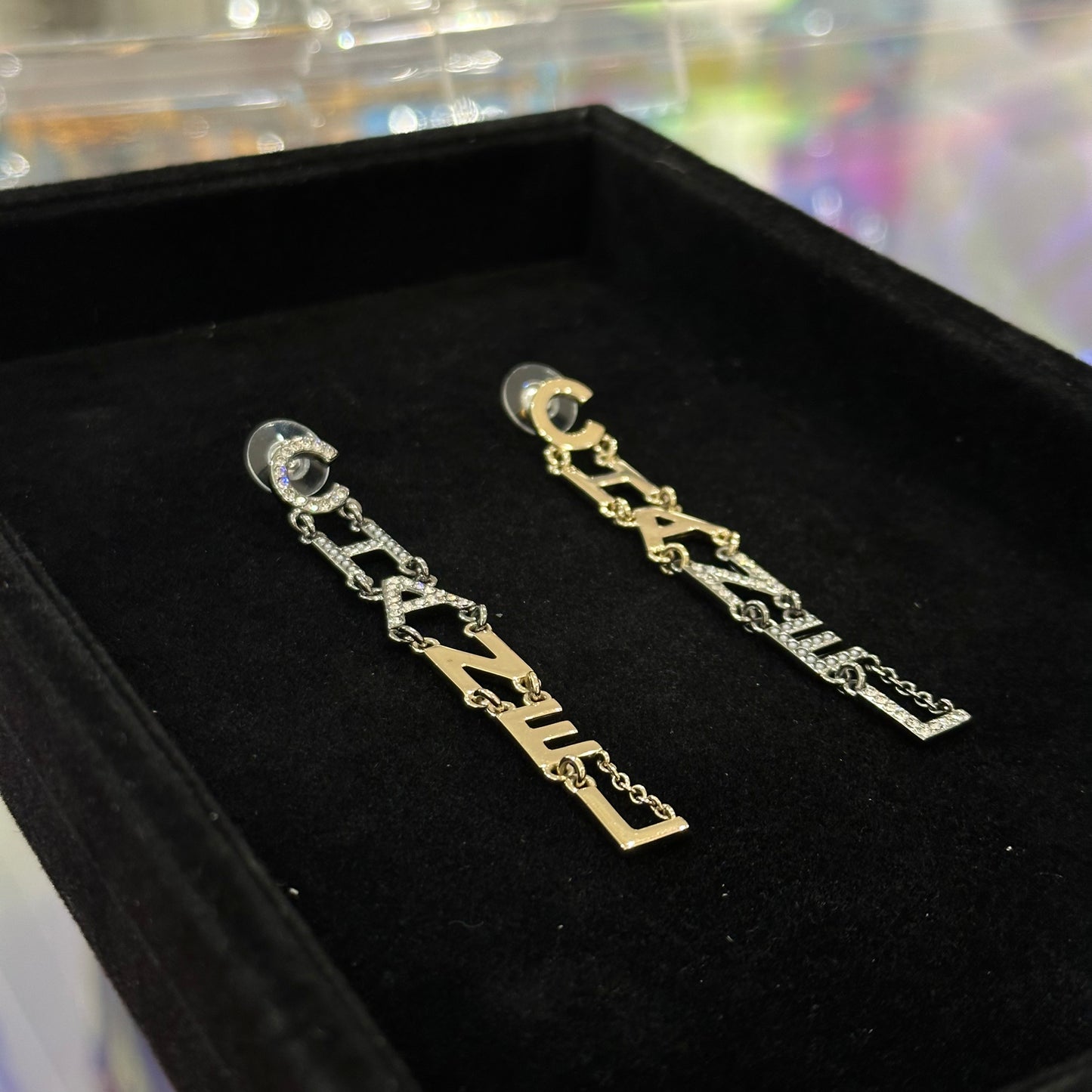 Earrings & Earpins [101083]