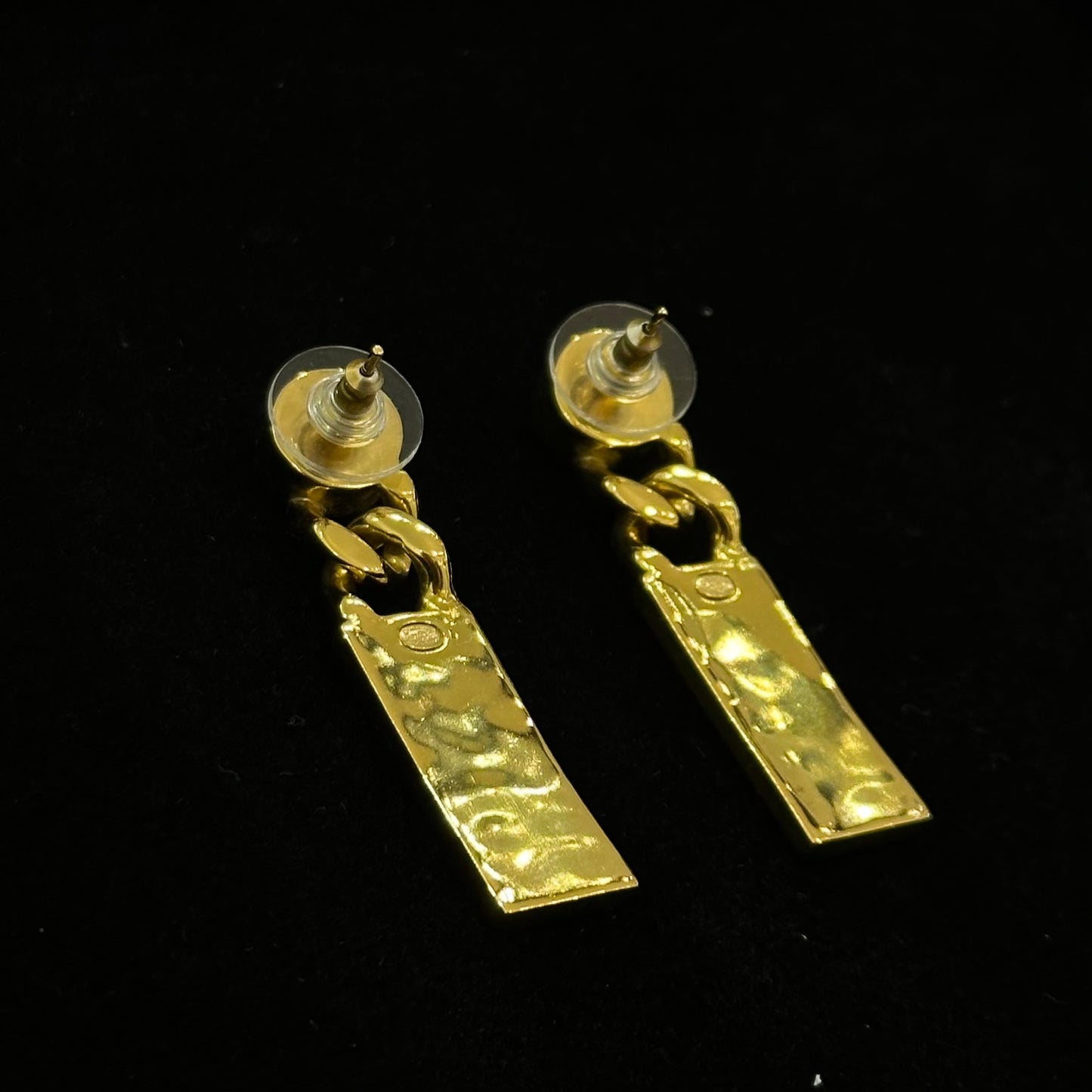 Earrings & Earpins [101094]