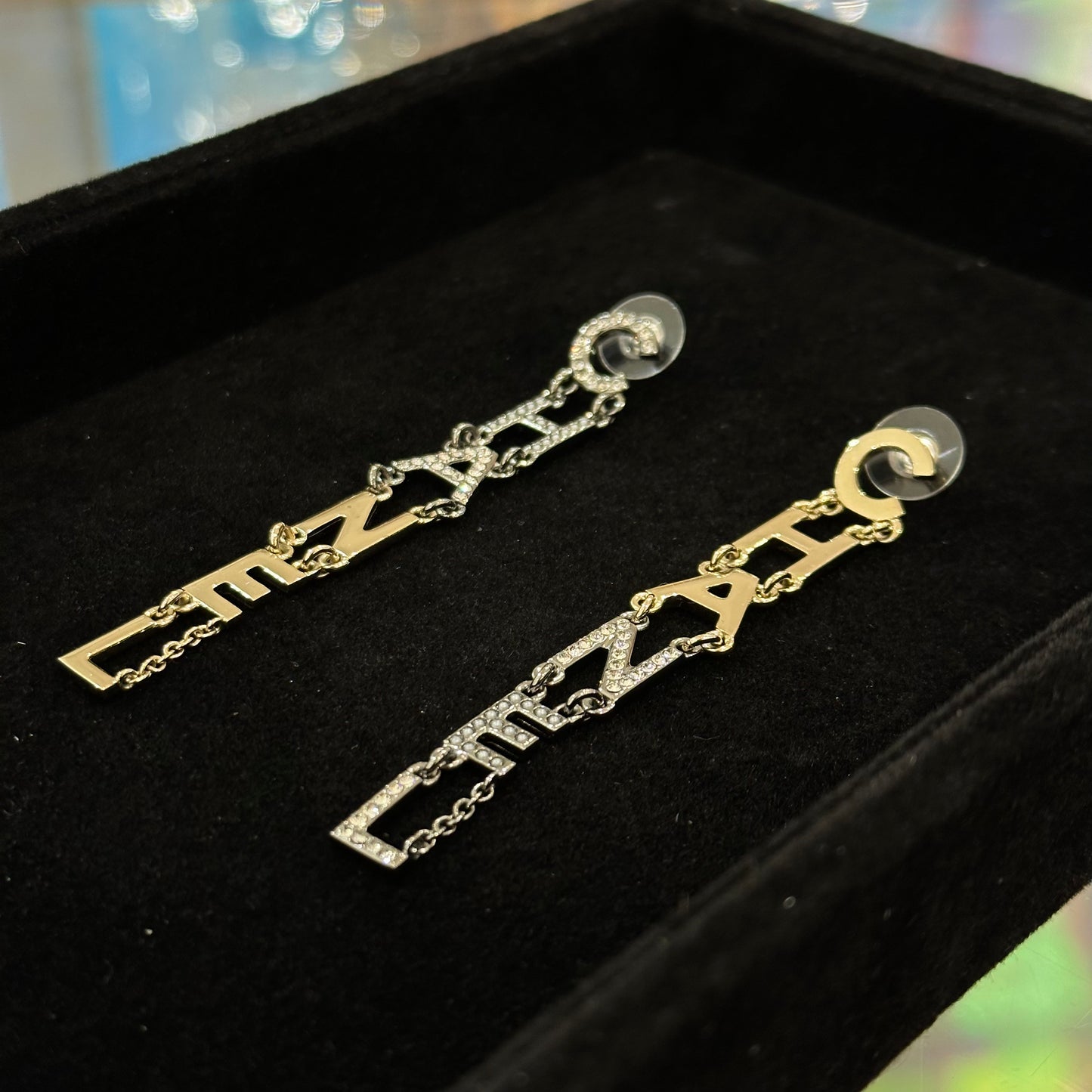 Earrings & Earpins [101083]