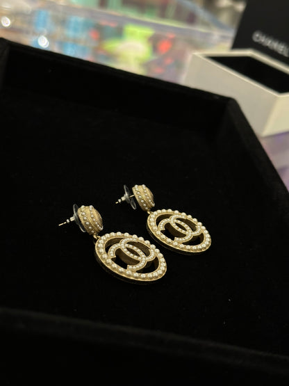 Earrings & Earpins [101102]