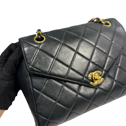 Used CHANEL Quilted Vintage shoulder bag Chain Shoulder Bag Black Gold hardware