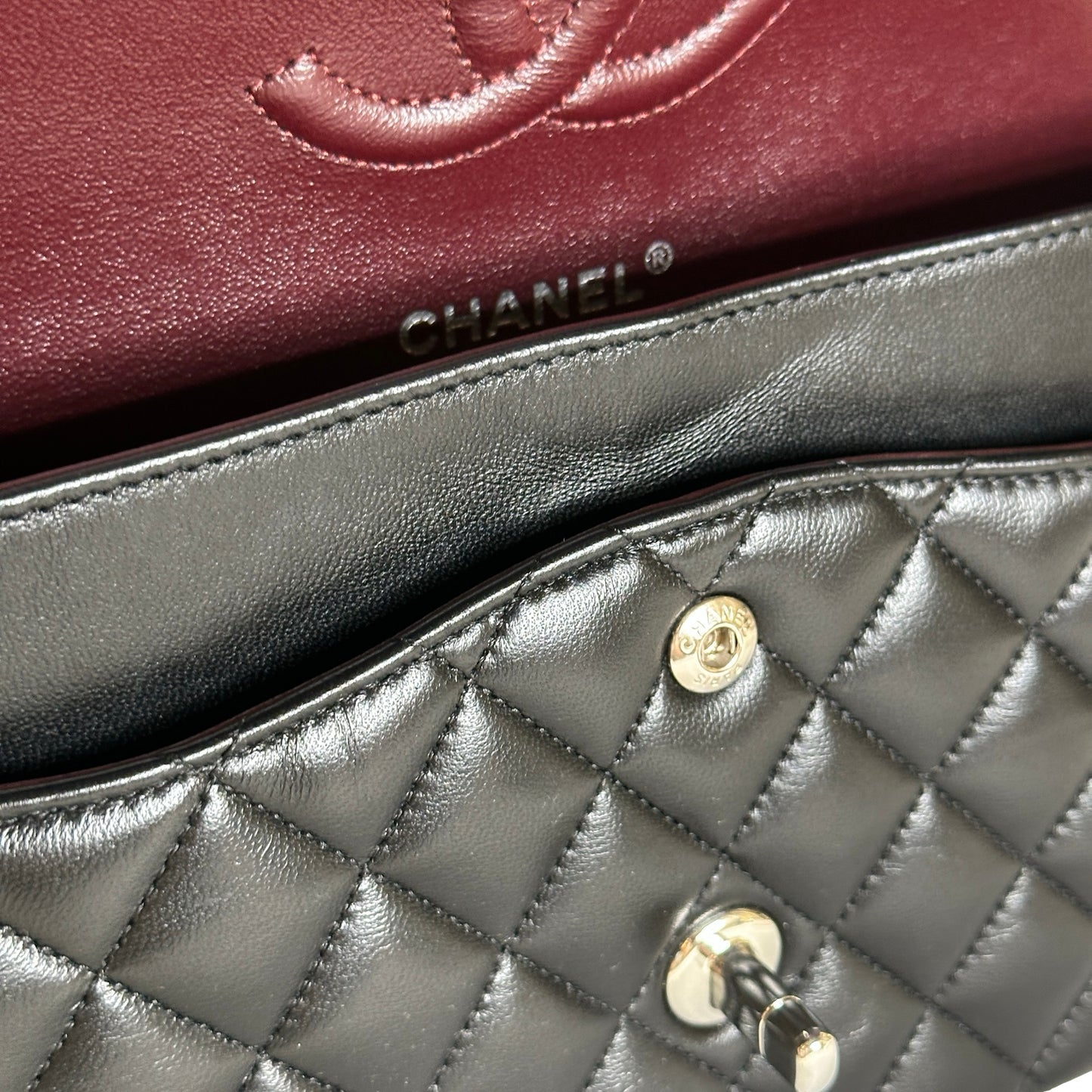Used CHANEL Quilted Leather Classic Flap Shoulder Bag Black