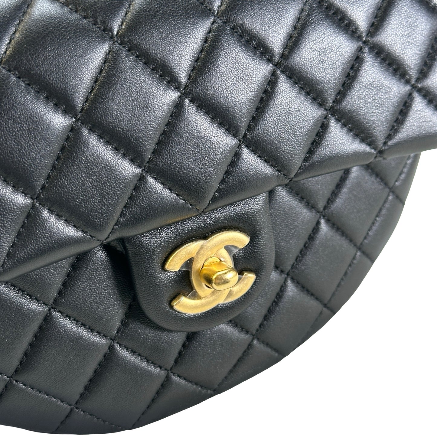 Used CHANEL Quilted Lambskin Quilted Crossbody Crossbody Bag Black Gold