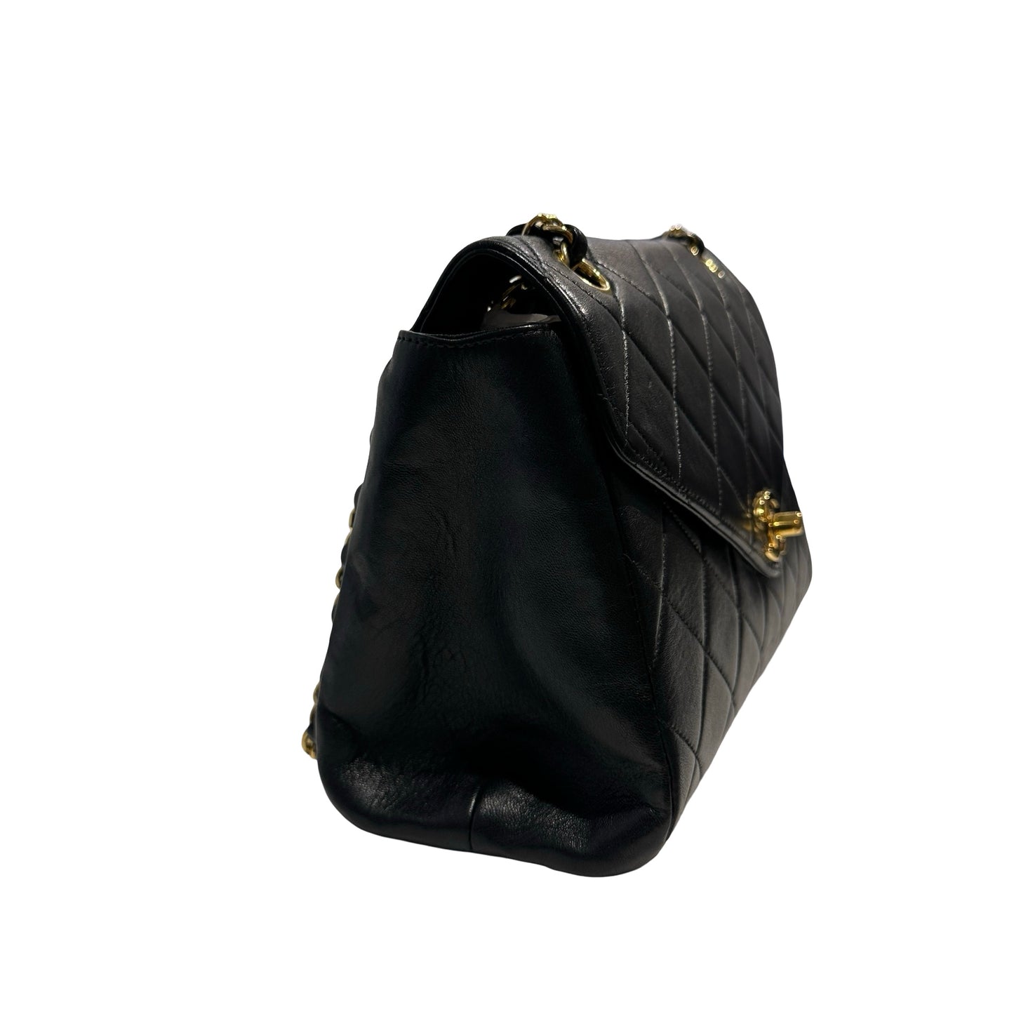 Used CHANEL Quilted Vintage shoulder bag Chain Shoulder Bag Black Gold hardware