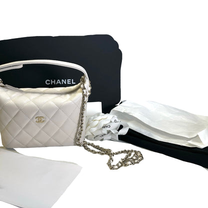 CHANEL Quilted Caviar Chanel Hobo Hobo Bag White