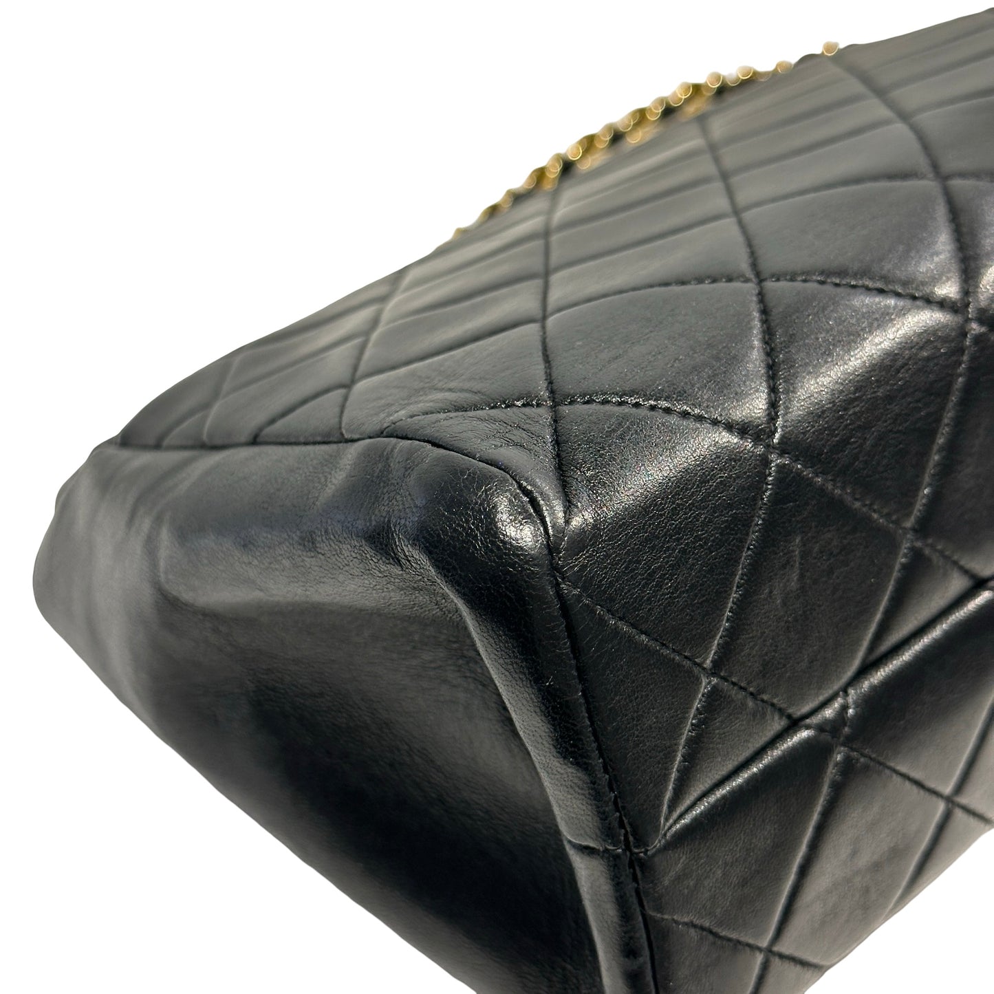 Used CHANEL Quilted Vintage shoulder bag Chain Shoulder Bag Black Gold hardware
